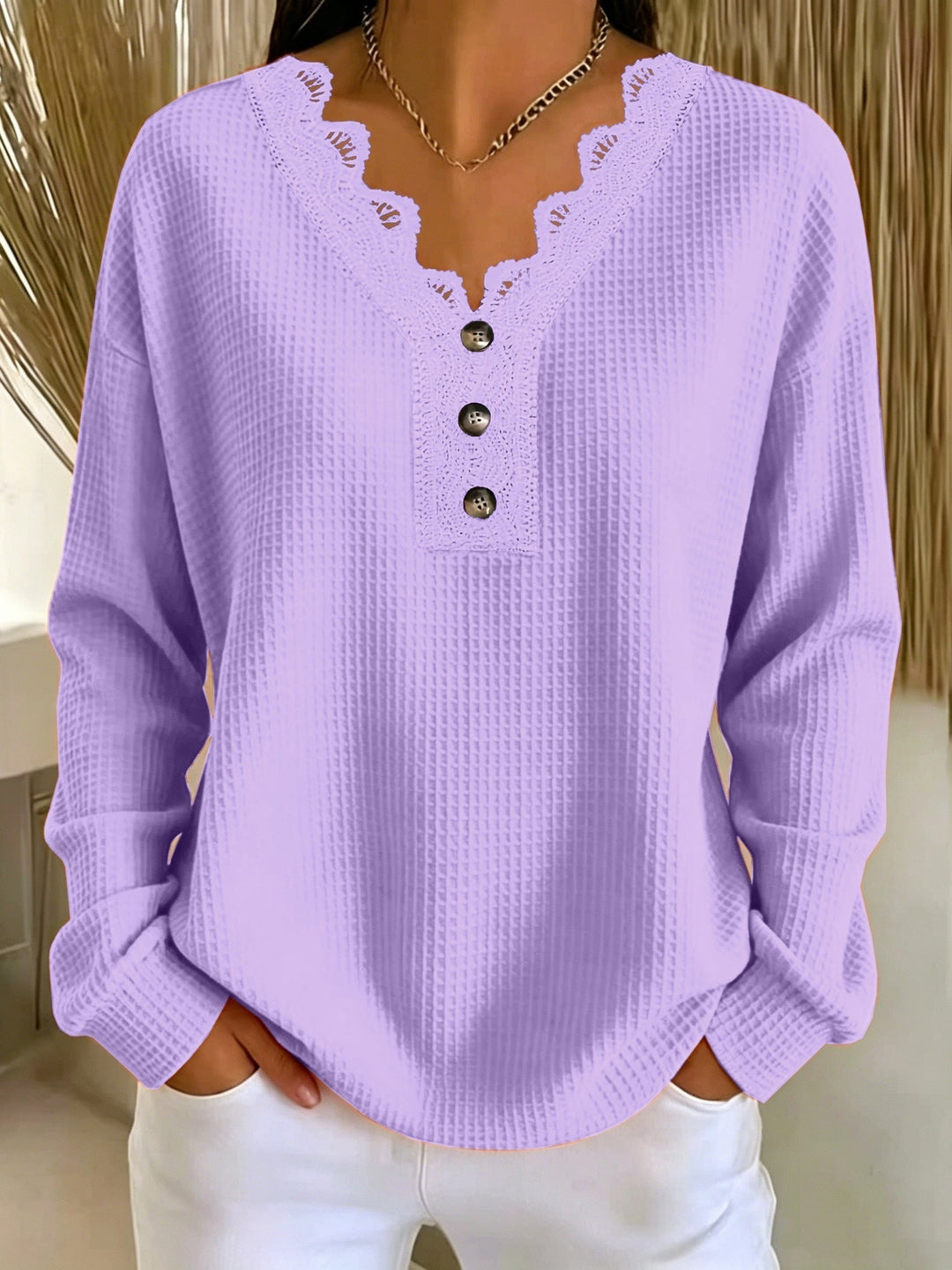 Blouse femme à manches longues en maille gaufrée, col V en dentelle et boutons pour l’automne