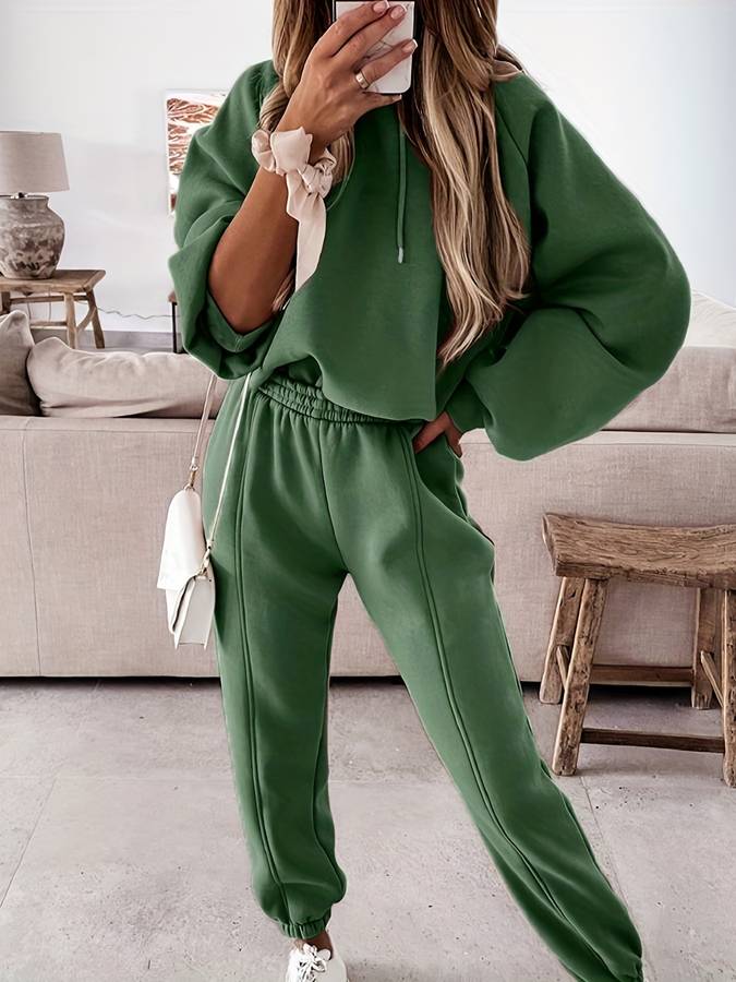 Karina - Stylish Hoodie and Sweatpants Set for Women
