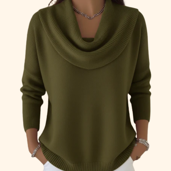 Pull femme en maille à décolleté élégant pour l'automne, idéal pour les tenues quotidiennes.