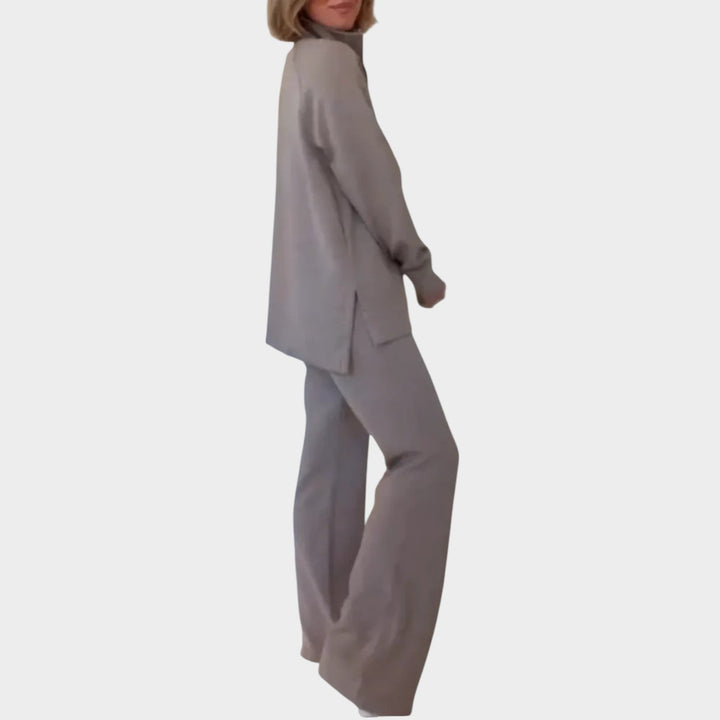 Completo da donna in maglia, due pezzi, per l’autunno
