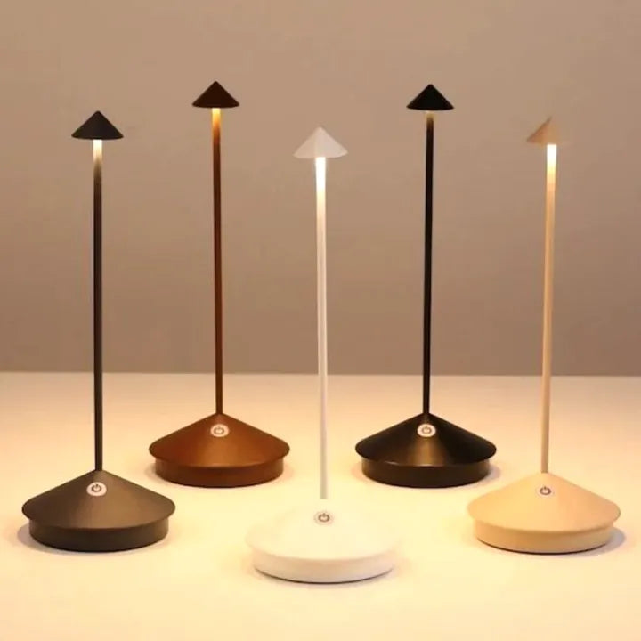 Lampe de bureau LED sans fil moderne en aluminium, à intensité variable, pour le bureau.