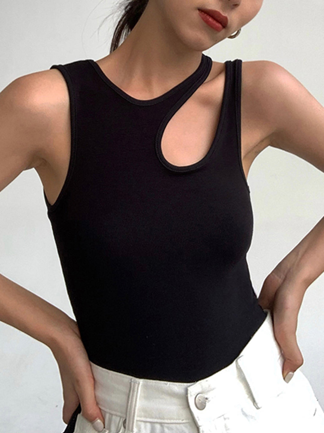 Rita - Top sin mangas con cortes a la moda para damas