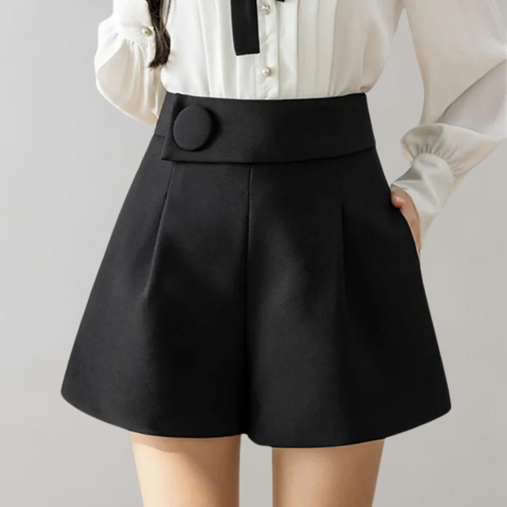 Chic and trendy shorts for women by Paprika