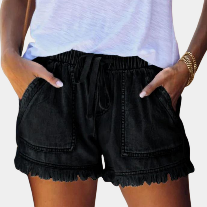 Delfine - Elegant women's shorts with practical side pockets for an effortless look