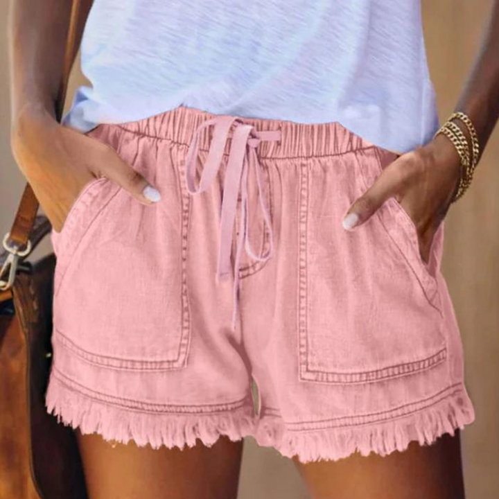 Delfine - Elegant women's shorts with practical side pockets for an effortless look