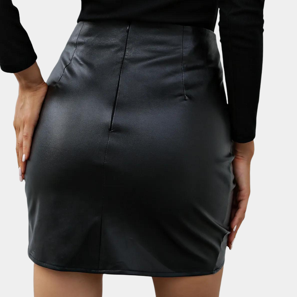 Lucinda - Essential women's mini skirt for an unforgettable look
