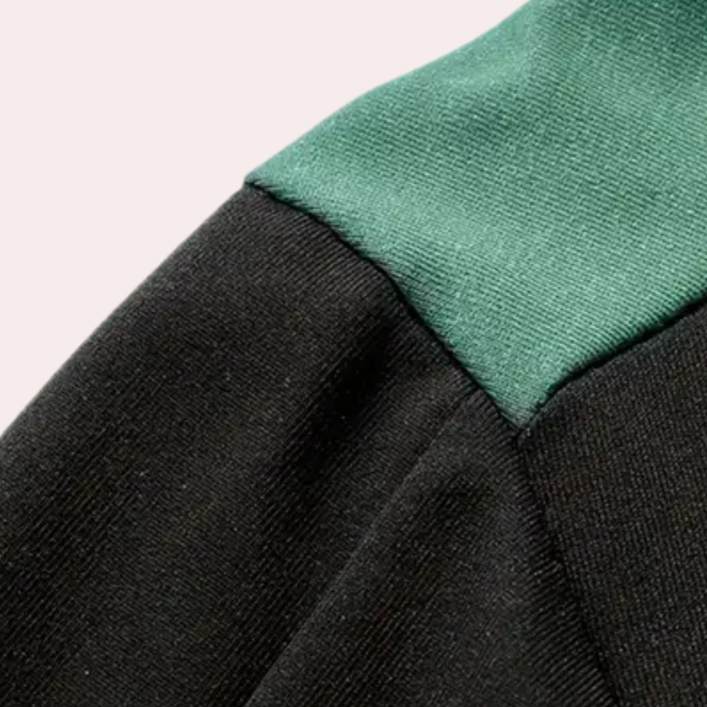 STYLISH BRUCE - Trendy Sweatshirt for the Contemporary Man