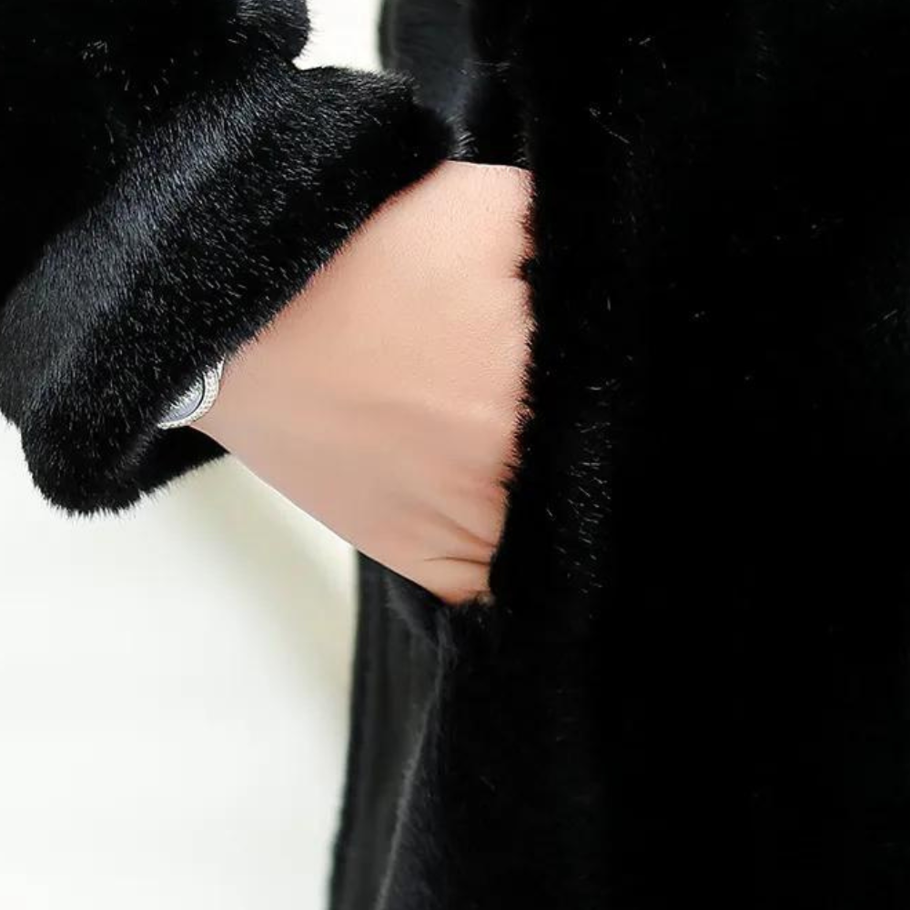 Cappotto invernale elegante e caldo da donna di LAURA