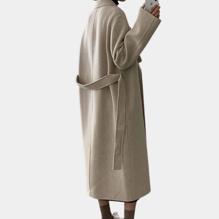 Long and elegant winter coat for women - warm and stylish