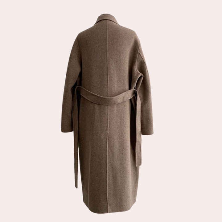 Long and elegant winter coat for women - warm and stylish