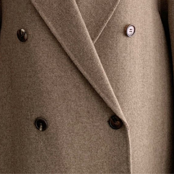 Long and elegant winter coat for women - warm and stylish