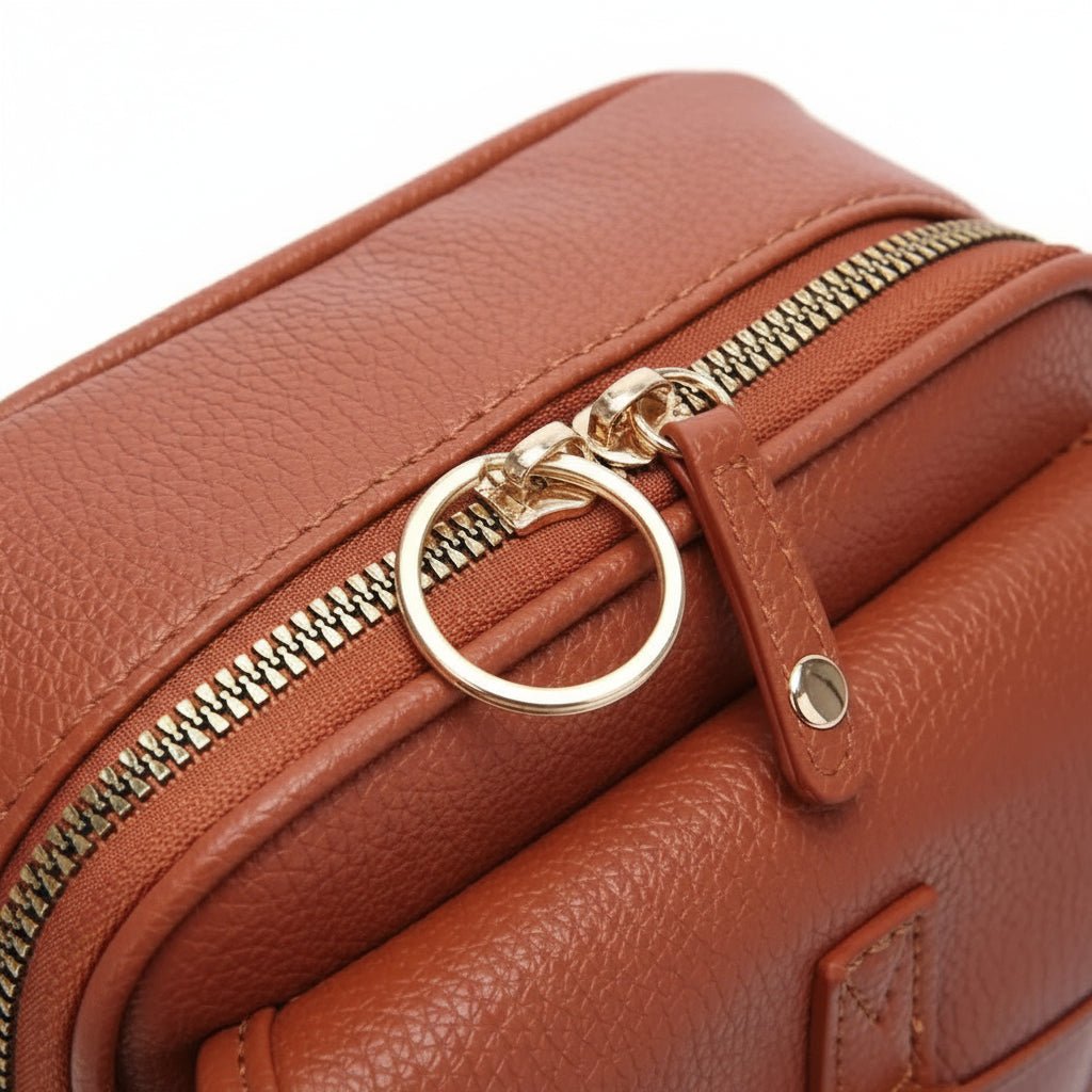 Sac bandoulière en cuir compact antivol avec fermetures éclair verrouillables, utilisation quotidienne, été 2026