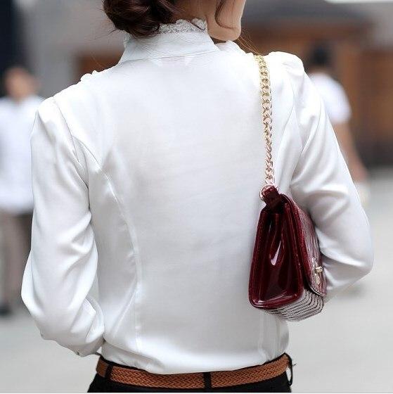 Julie - Bluză albă elegantă cu guler cu volănașe și mâneci lungi pentru un look șic
