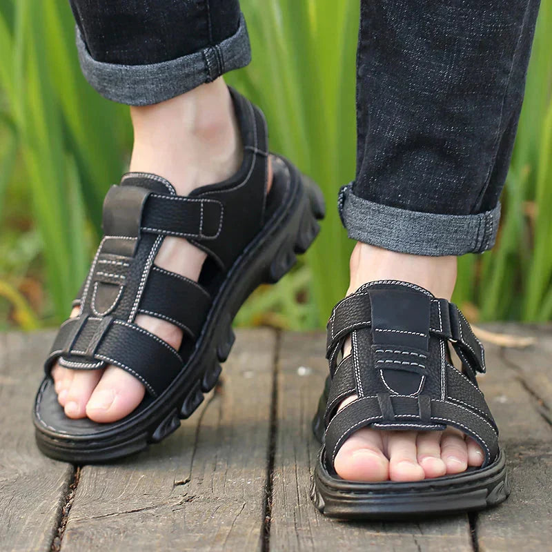 Sandales en cuir pour homme avec semelle intérieure profilée et amortissante et sangle réglable