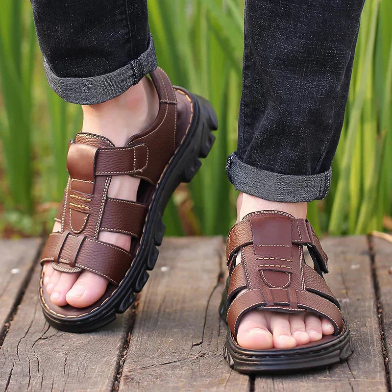 Sandales en cuir pour homme avec semelle intérieure profilée et amortissante et sangle réglable