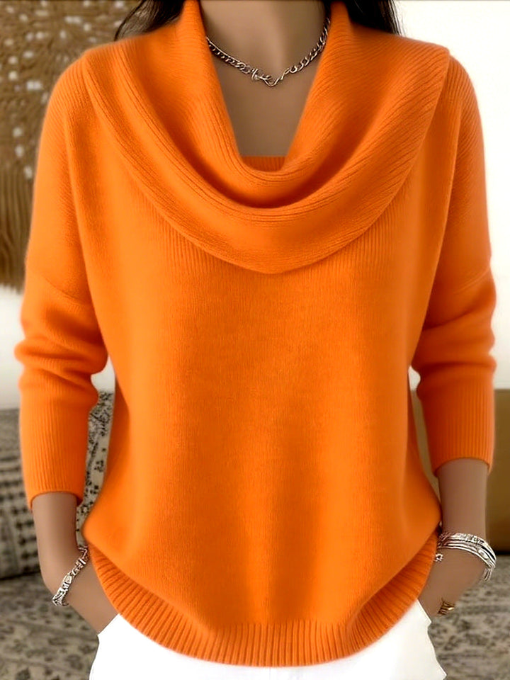 Pull femme en maille à décolleté élégant pour l'automne, idéal pour les tenues quotidiennes.