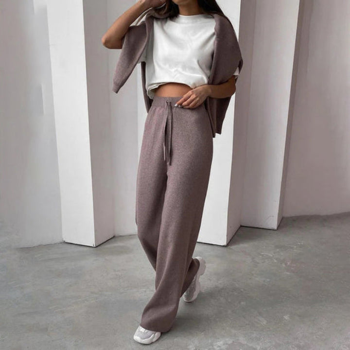 Completo casual da donna in maglia a due pezzi con pullover a collo alto per l’autunno