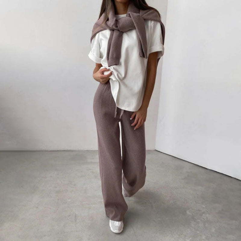 Completo casual da donna in maglia a due pezzi con pullover a collo alto per l’autunno