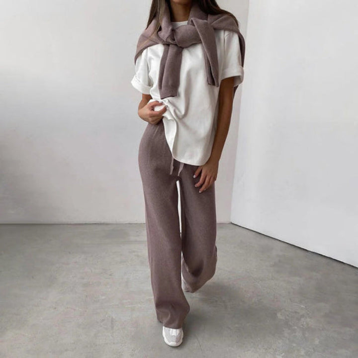 Completo casual da donna in maglia a due pezzi con pullover a collo alto per l’autunno