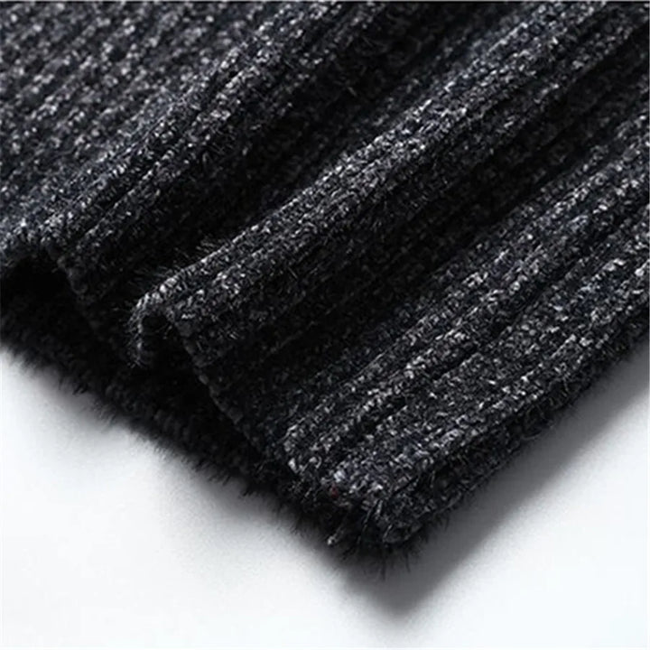 Men’s classic ribbed wool turtleneck sweater, ideal for autumn
