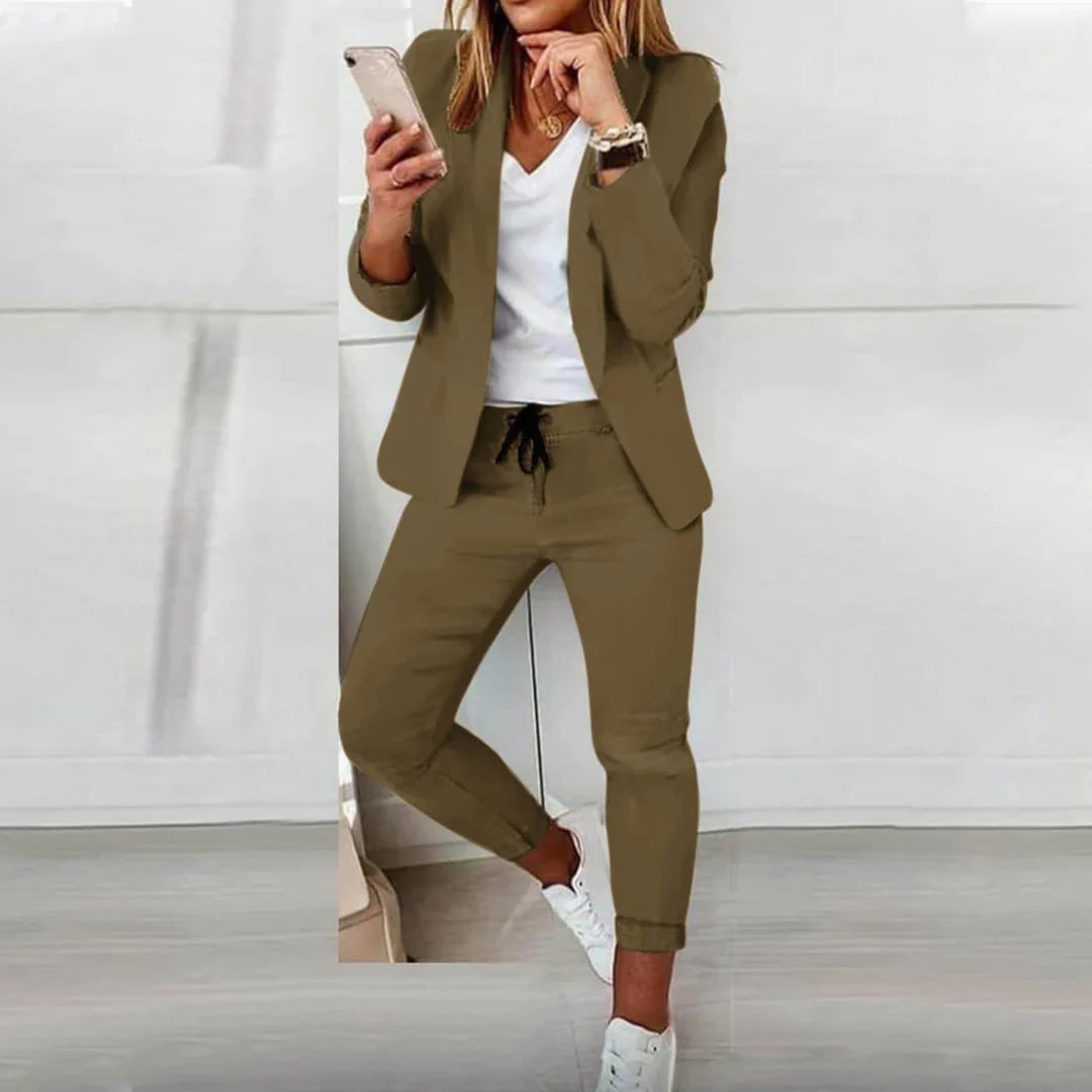 Ensemble blazer et pantalon femme en coton pour l’automne tenue élégante de bureau