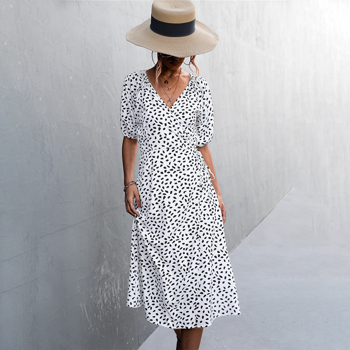 ALKMINI - Elegancka sukienka midi na modny look