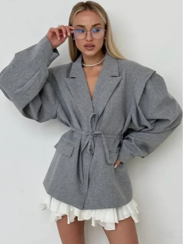 Blazer de mujer con cordones y hombreras acolchadas para otoño, de corte elegante