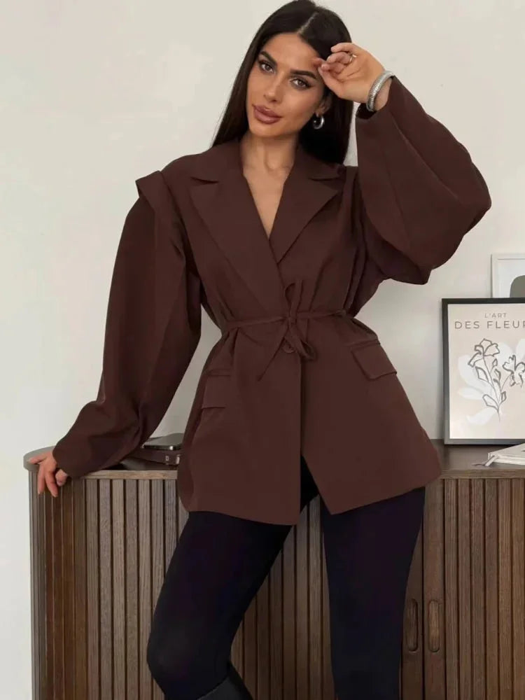 Blazer de mujer con cordones y hombreras acolchadas para otoño, de corte elegante