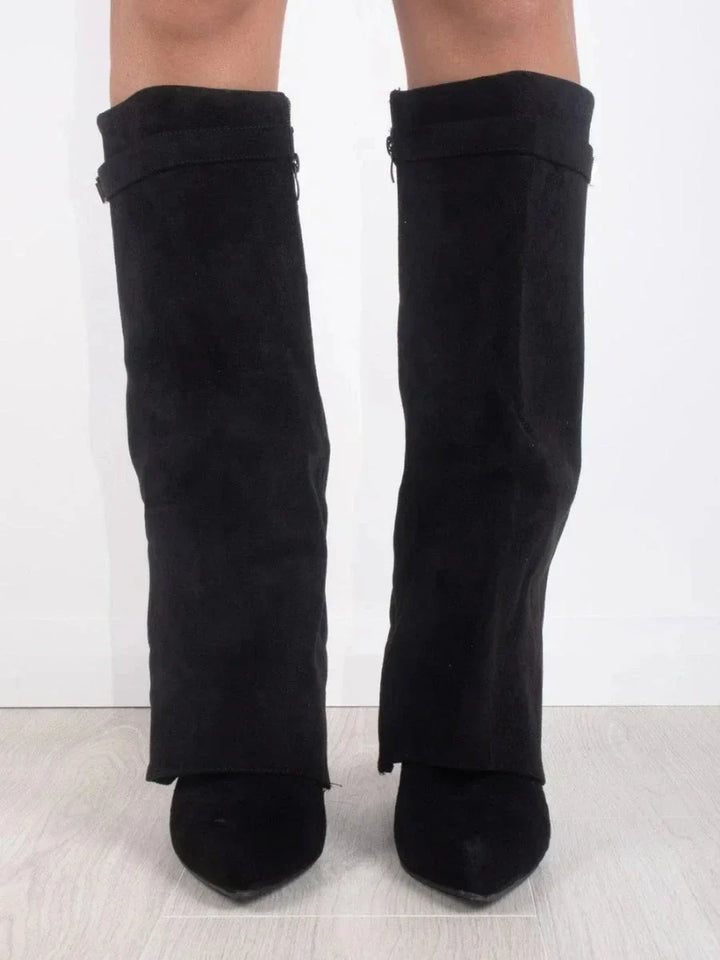 Bottines en daim pour femme avec des détails métalliques, pour l'automne, élégantes et confortables.