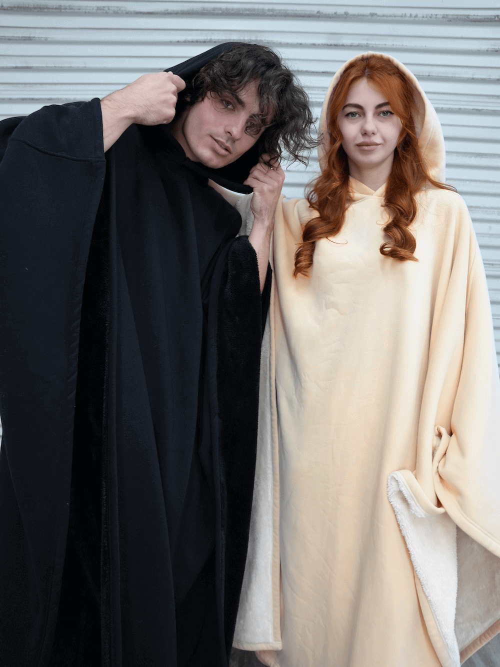 Coperta oversize con cappuccio da donna in pile e maniche, per l’autunno