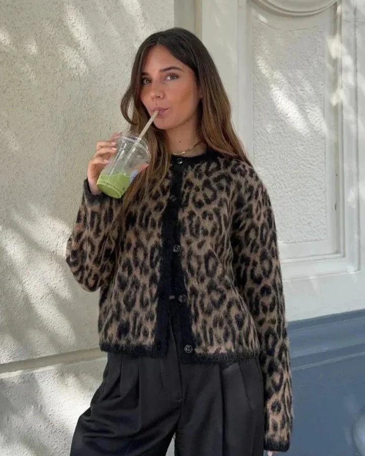 Women’s long-sleeved knitted cardigan with an animal print for autumn