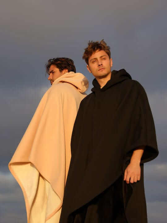 Coperta oversize con cappuccio da donna in pile e maniche, per l’autunno