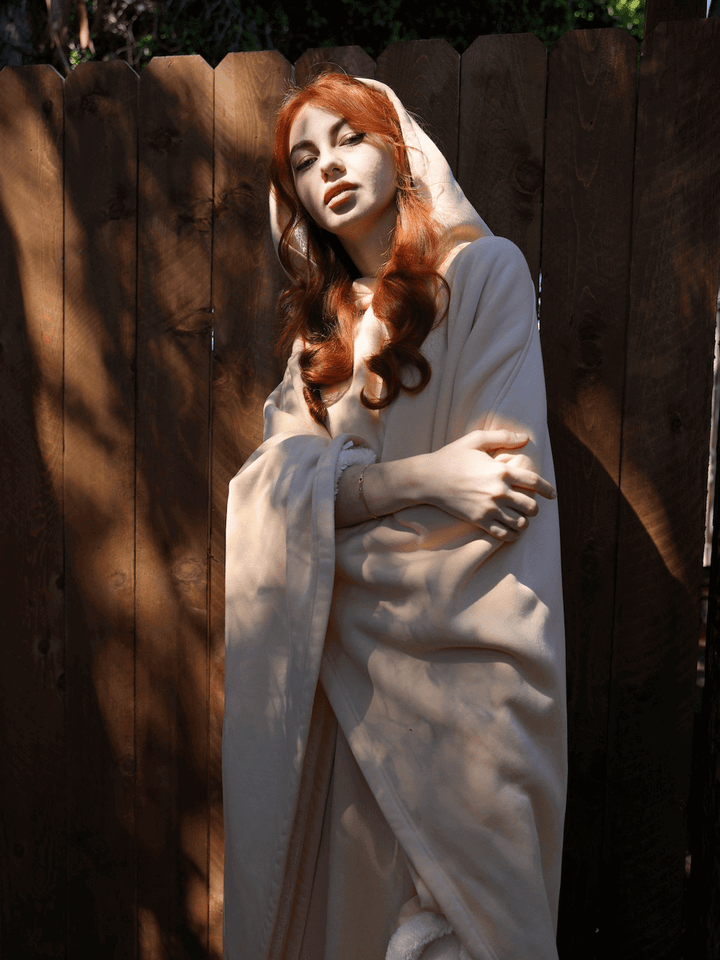 Coperta oversize con cappuccio da donna in pile e maniche, per l’autunno