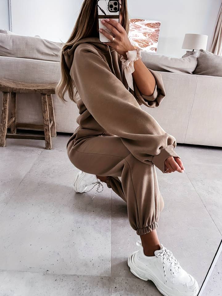 Karina - Stylish Hoodie and Sweatpants Set for Women