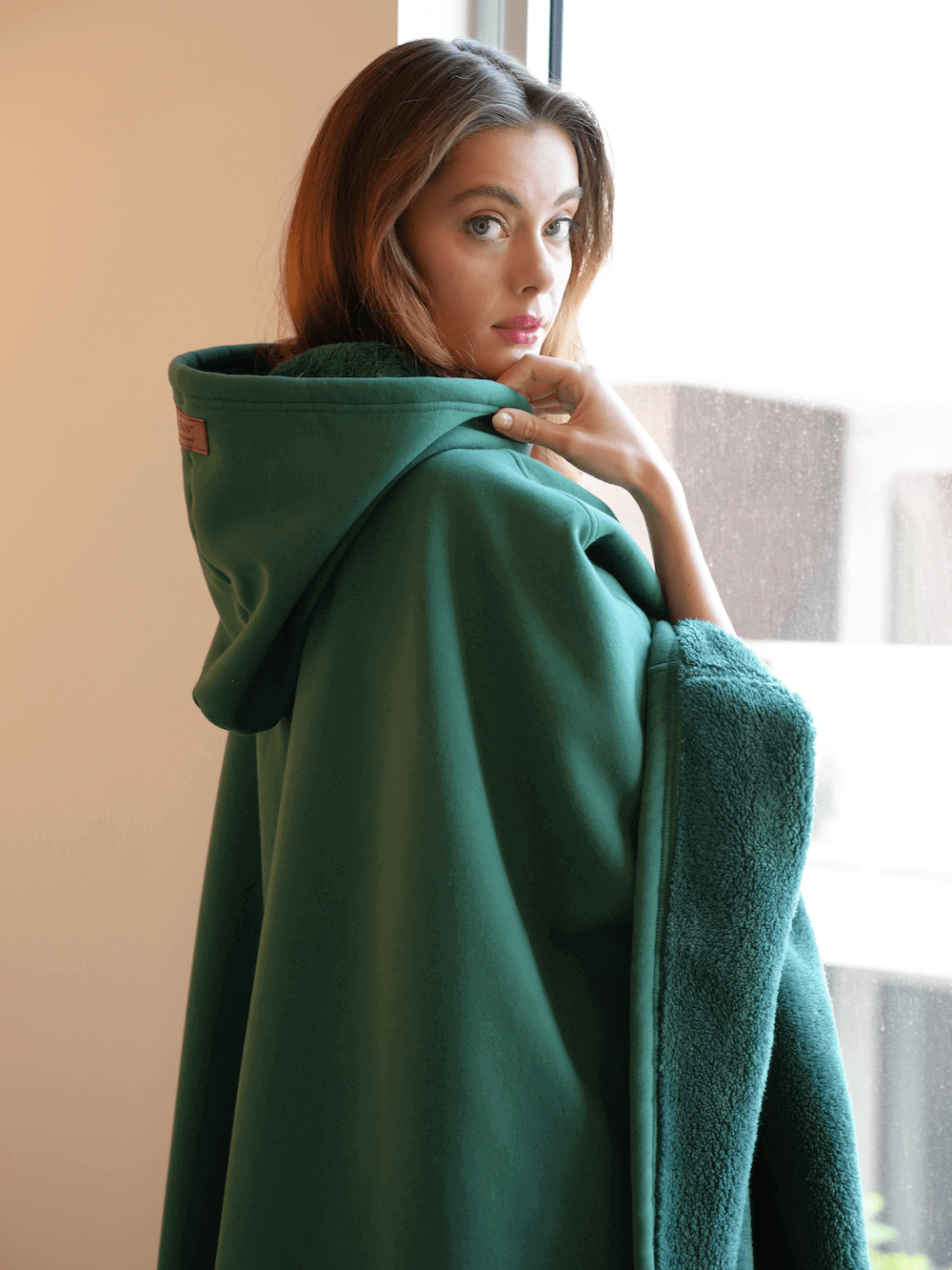 Coperta oversize con cappuccio da donna in pile e maniche, per l’autunno