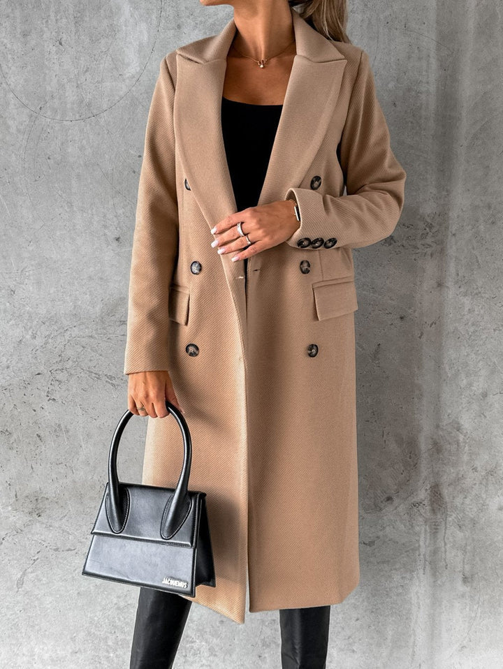 Cappotto lungo da donna in misto lana, dal taglio elegante e aderente, per l’autunno