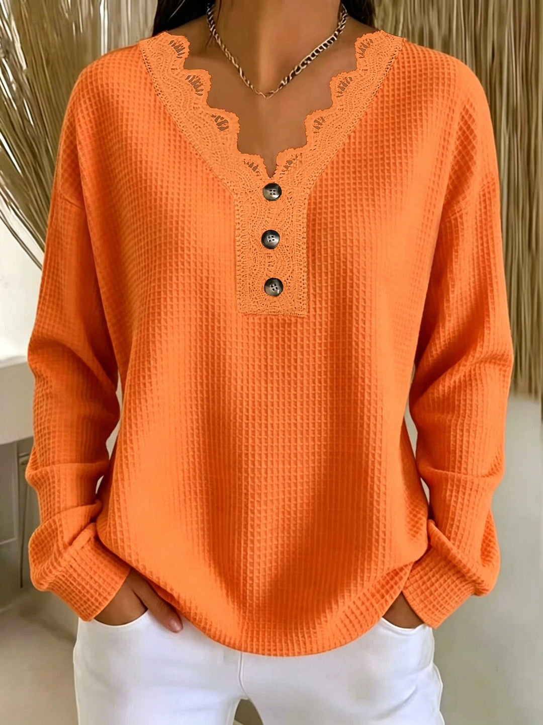 Blouse femme à manches longues en maille gaufrée, col V en dentelle et boutons pour l’automne
