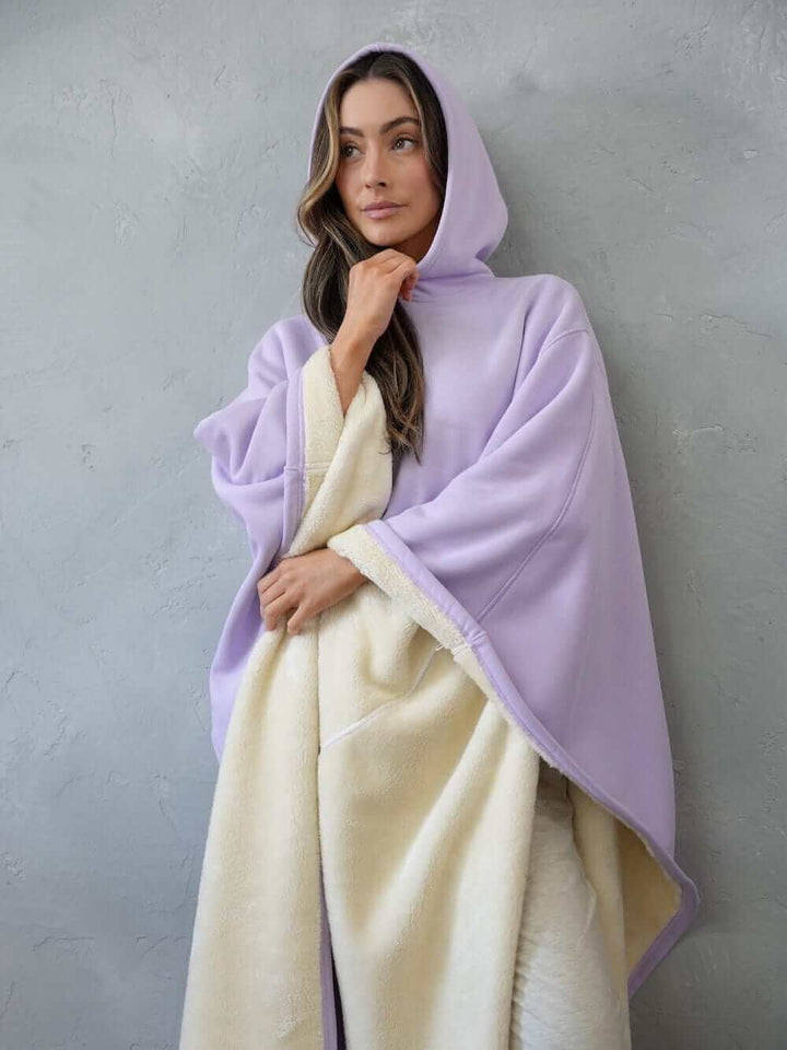 Coperta oversize con cappuccio da donna in pile e maniche, per l’autunno