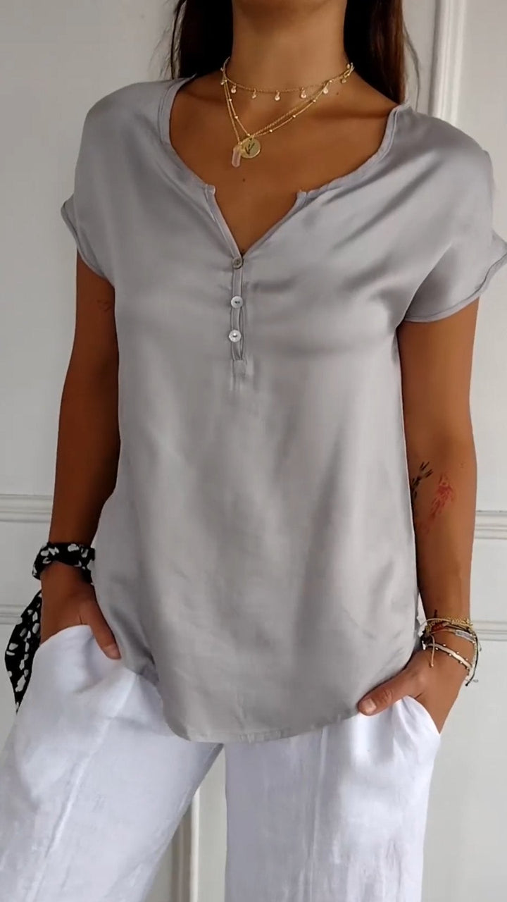 Evelyn - Elegant and comfortable V-neck blouse for women