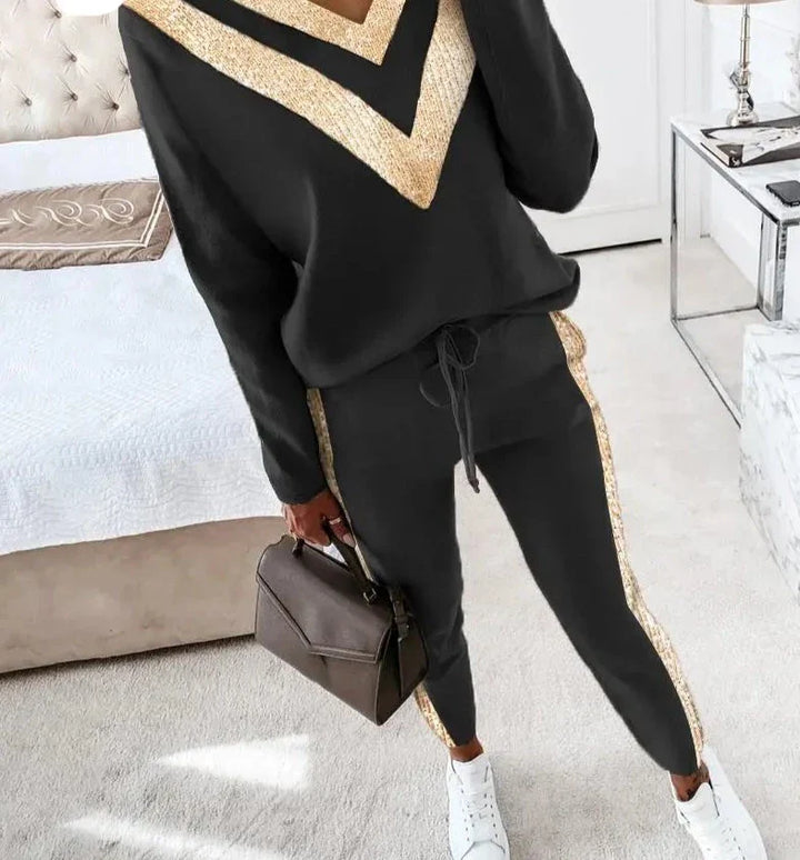 Joggings elegant negru cu accente aurii pentru femei - Claire
