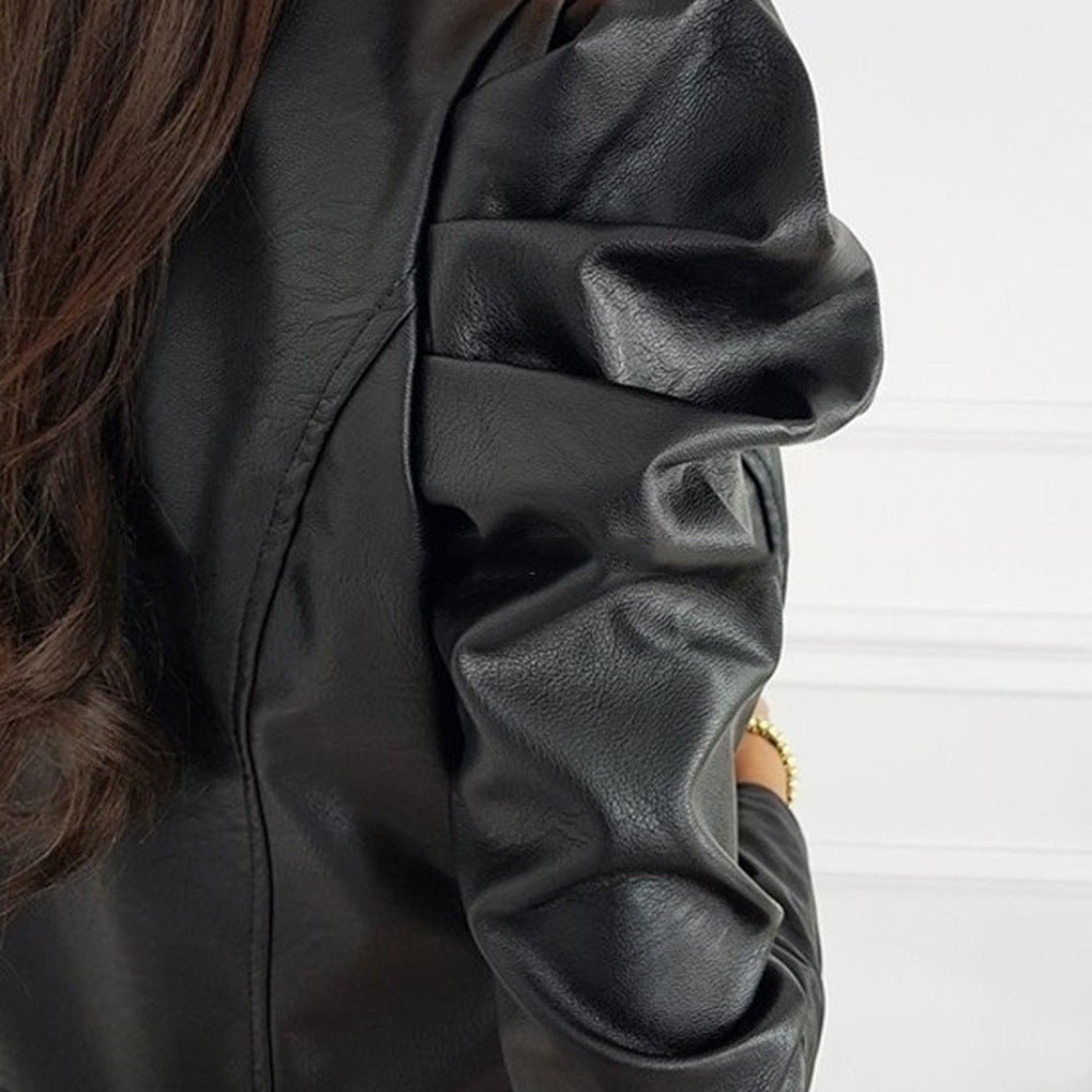 Veste motard courte en cuir pour femme, idéale pour l’automne