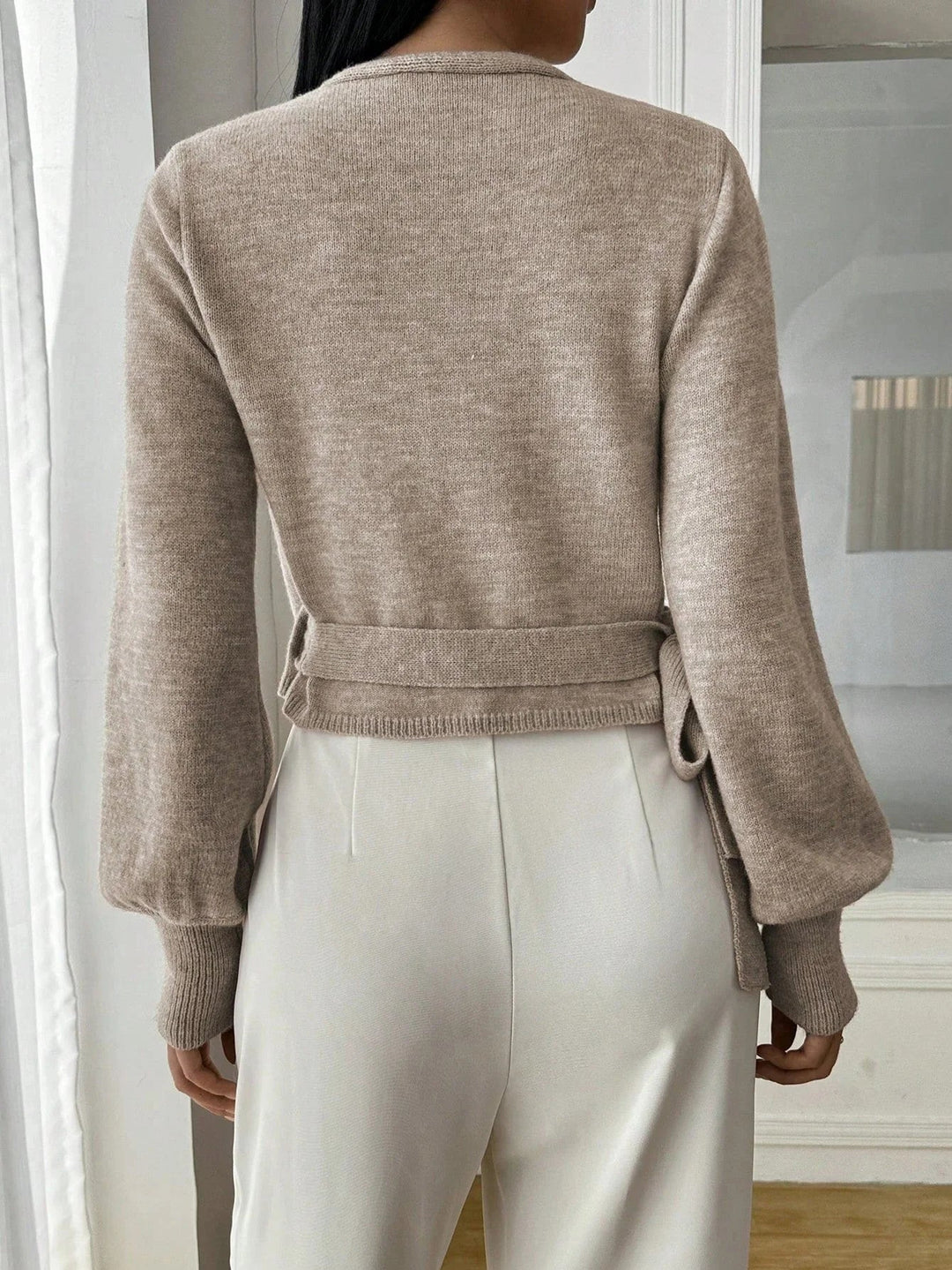 Pull femme en maille enveloppant avec ceinture à nouer, casual pour l'automne