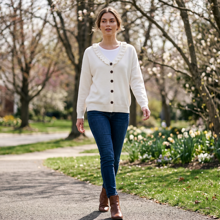 Cardigan femme en maille à col volanté et boutons, gilet doux et féminin pour l’automne