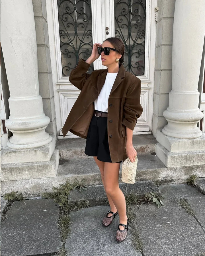 Women’s suede jacket, elegant cut for everyday autumn outfits