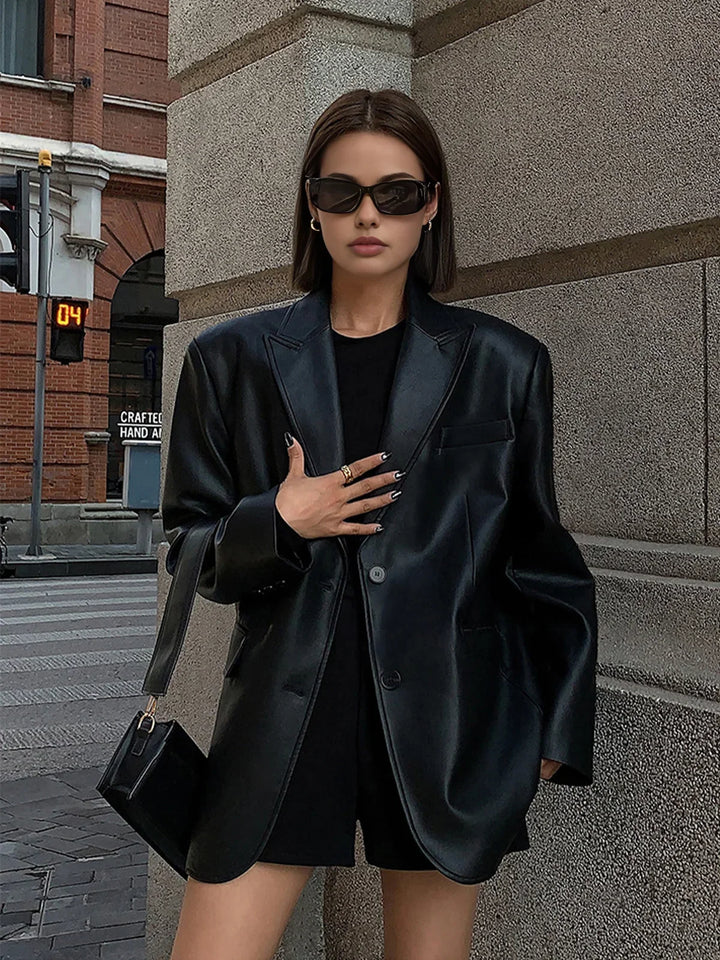 Blazer oversize para mujer de cuero sintético con cuello