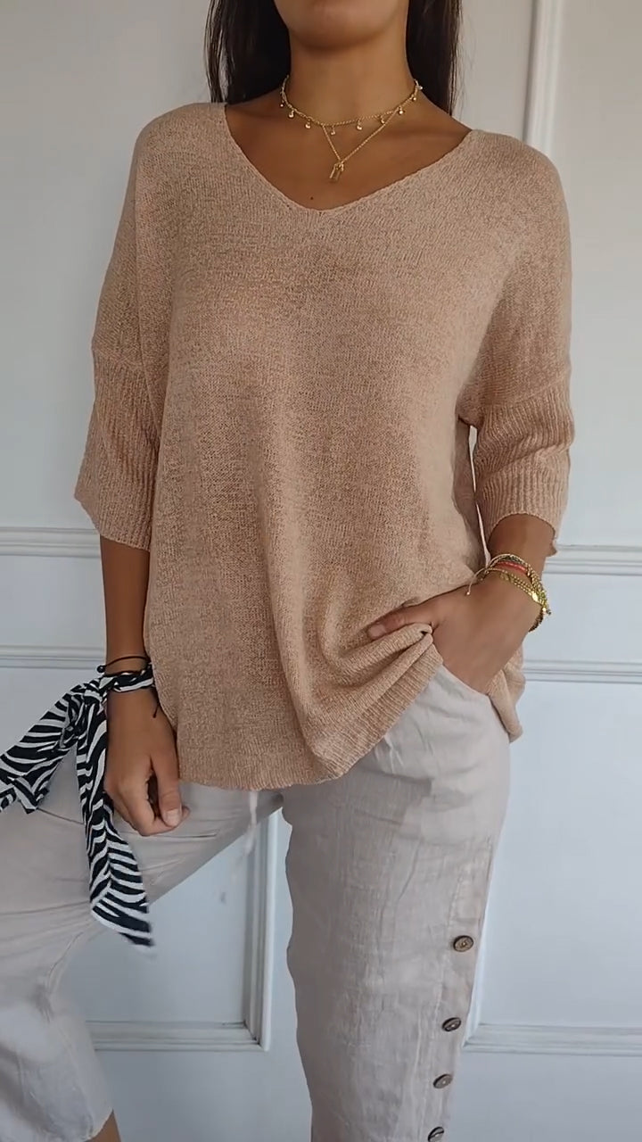 Top femme confortable à col en V et manches 3/4 pour un usage quotidien