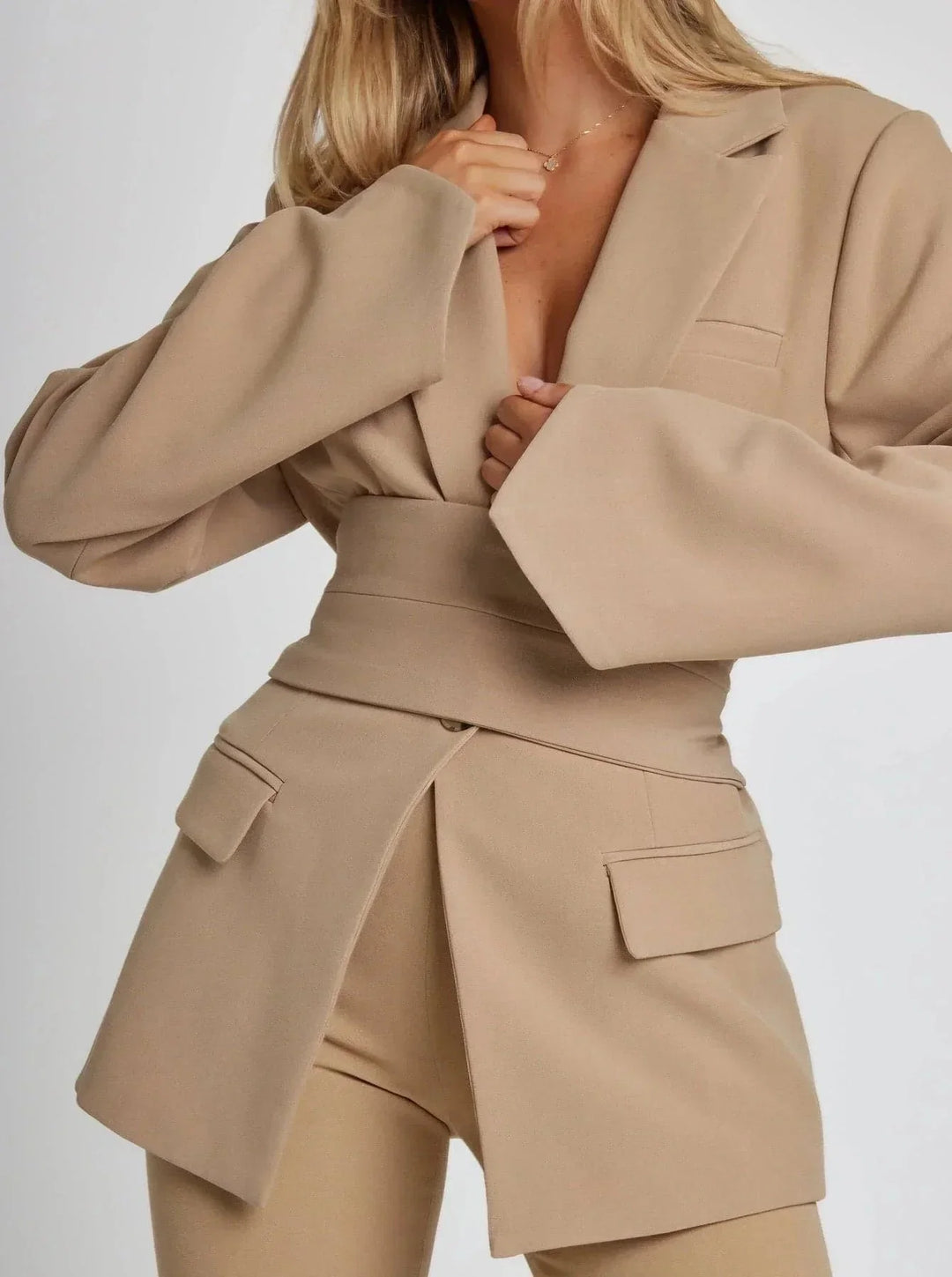Veste femme portefeuille avec ceinture et manches longues pour l'automne