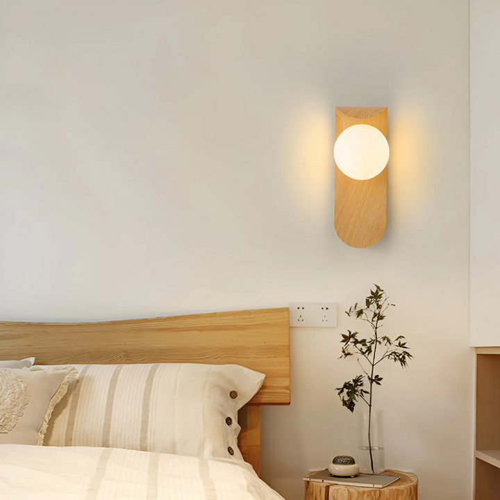 Aplica de perete LED sferică cu finisaj lemn pentru living, 13 × 25 cm