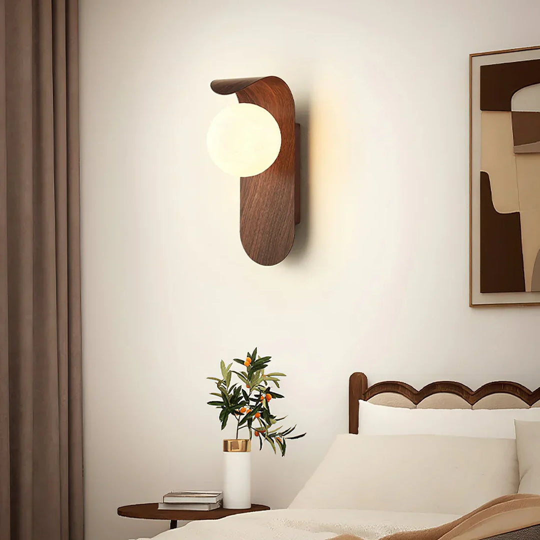 Aplica de perete LED sferică cu finisaj lemn pentru living, 13 × 25 cm